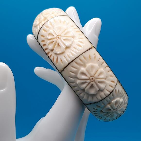 Vintage Carved Celluloid Wide Bangle Bracelet, Brass Inside, 8 Inches - Picture 2 of 10